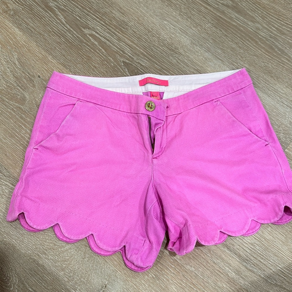 Lilly Pulitzer Scallop Hem Shorts